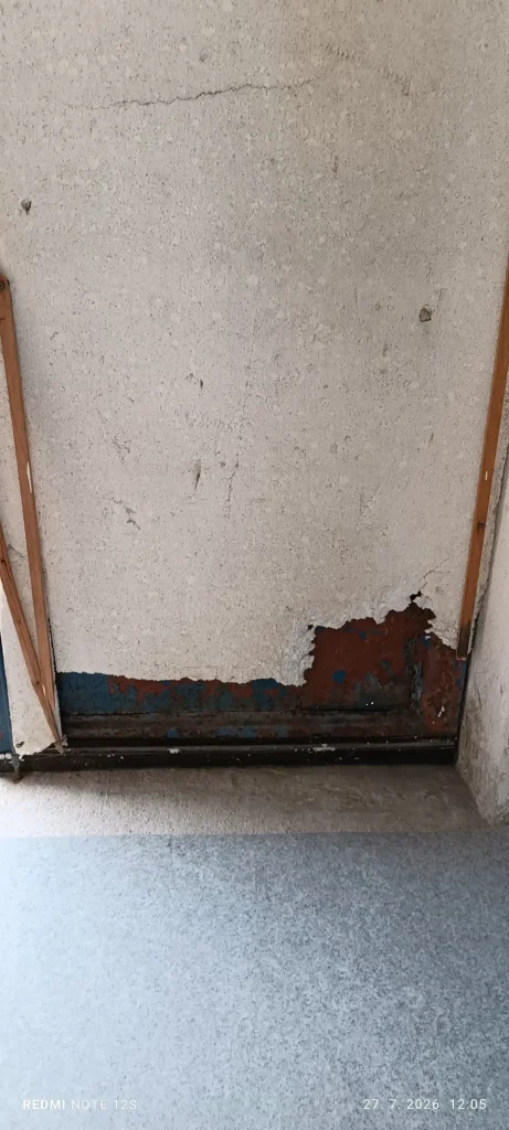 RVPS MT - Poškodený náter na zariadení v predajni